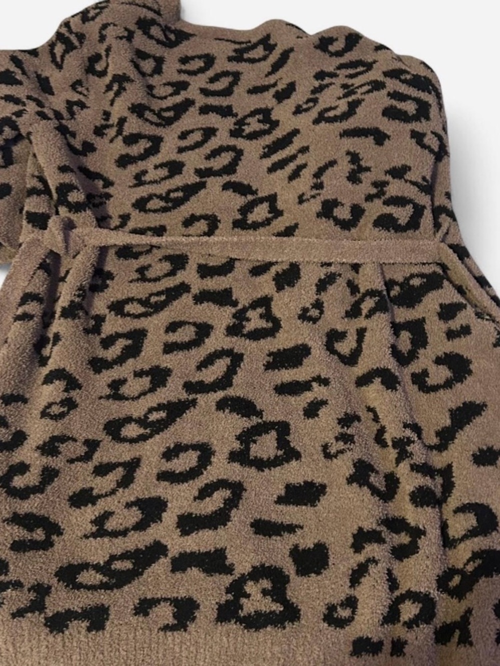 Leopard Pattern Luxury Soft Robe With Front Pockets & Belt - Picture 4 of 7
